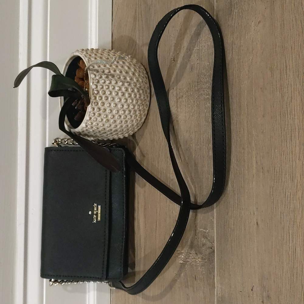 Kate Spade Spencer Flap Chain Leather Wallet